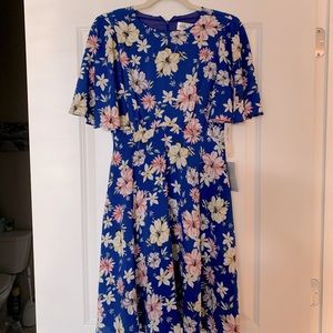 NWT Eliza J Flutter Sleeve Floral Dress - Size 6